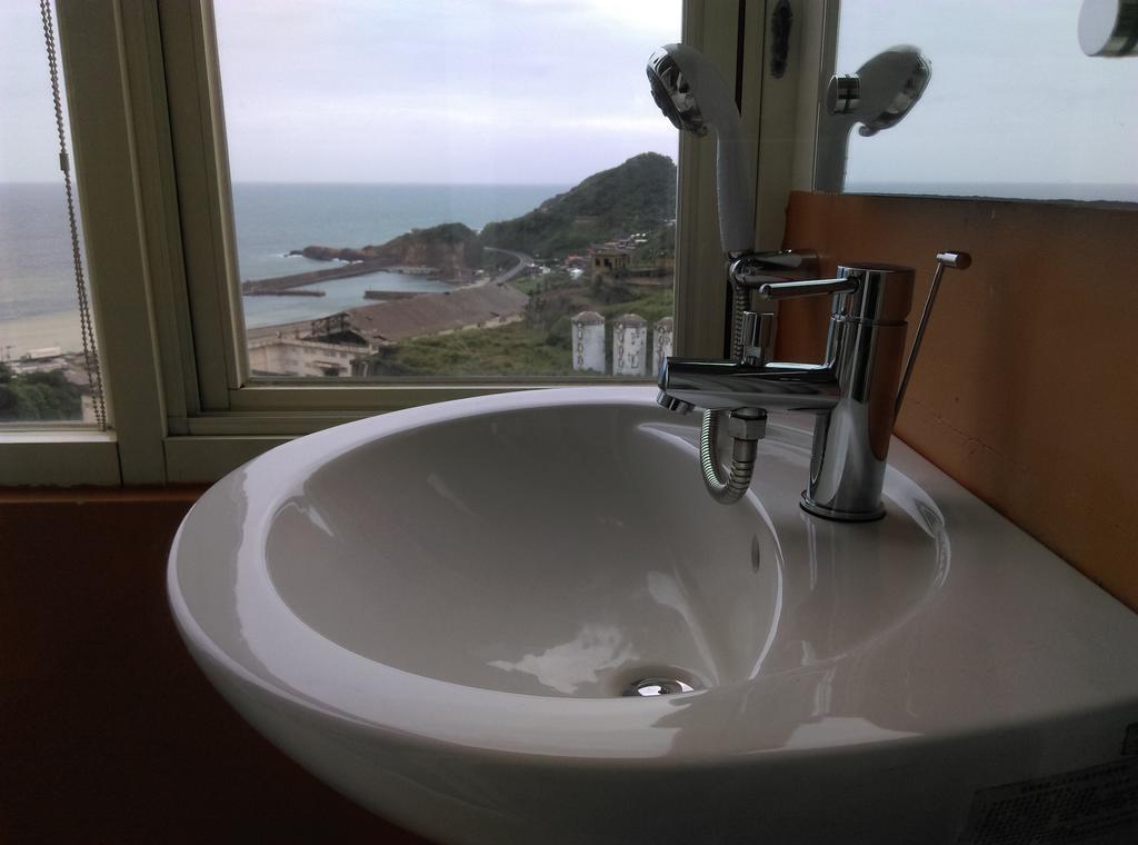 Sea Cafe B&B Кийлунг Екстериор снимка